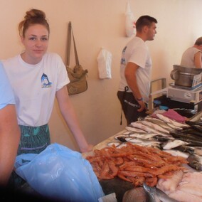 Split fish market