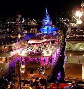 △ Hundreds of parties aboard luxury yachts happen every night during the festival