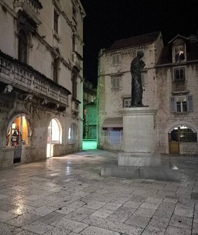 Marko Marulić statue, Split