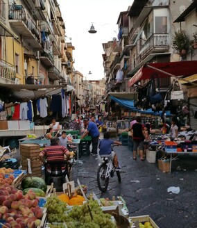Naples street markets