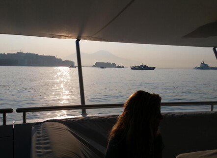 Scorching hot morning in Naples